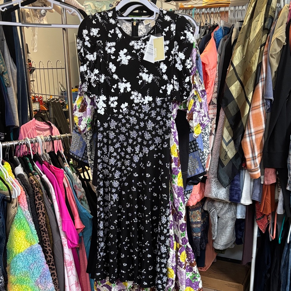 A94 NWT Michael Kors black & White Floral Midi Dress